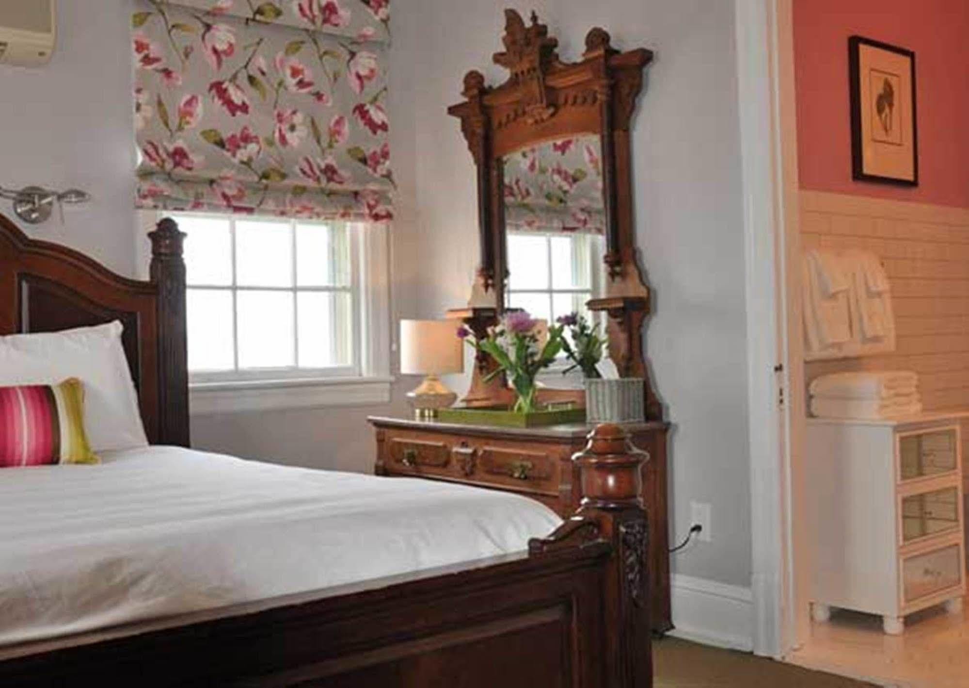 Peter Shields Inn & Restaurant Cape May Bagian luar foto